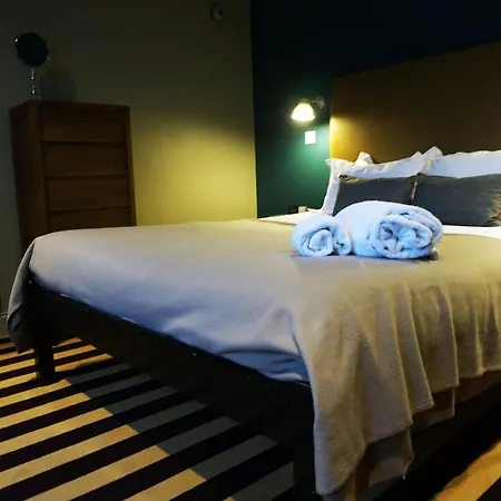 The Penny Farthing Hotel-3