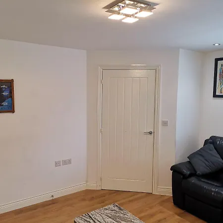 Langley Haven - 3 Bedroom House-3