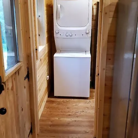 Secluded Honey Bear Log Cabin-2