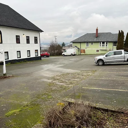 Char'S Landing Hostel-3