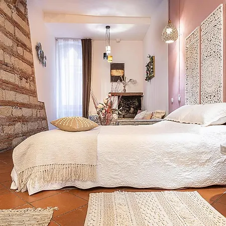 White & Gold Suite Verona-2