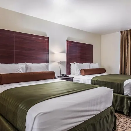 Cobblestone Hotel & Suites - Hutchinson-3