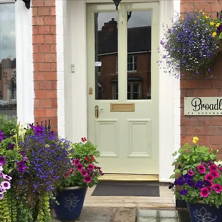 Broadlands Guest House-3