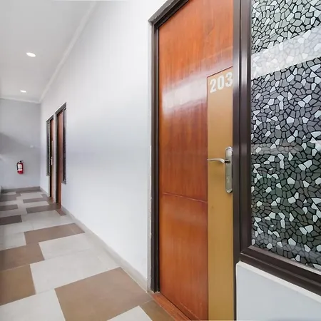 Urbanview Hotel Arafuru Residence Duren Sawit-2