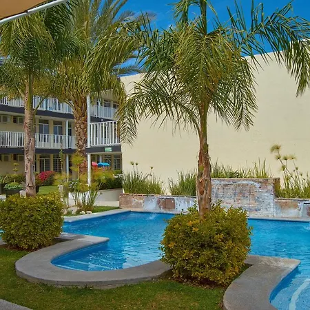 Hotel Del Alba Inn & Suites-3
