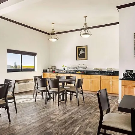 Baymont By Wyndham Monterey Park-2