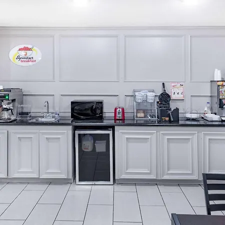 Super 8 By Wyndham League City Kemah Area-3