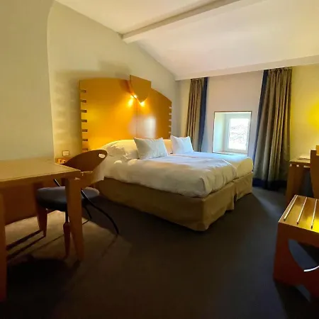 Hotel Au Logis Des Remparts-2