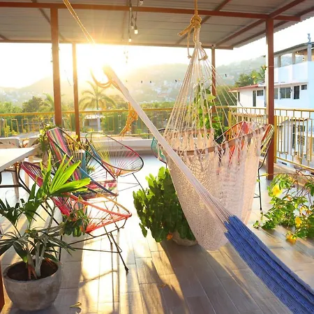 Hotel Casa Mandarine , Amazing Private Rooms W Balcony, Rooftop, Hammocks, Ac, Smartv, 100Mbs!-2