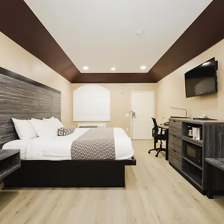 Sapphire Inn & Suites-3