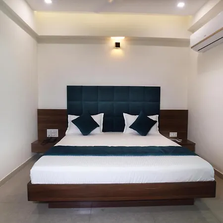 Hotel Luxura, Ahmedabad-2
