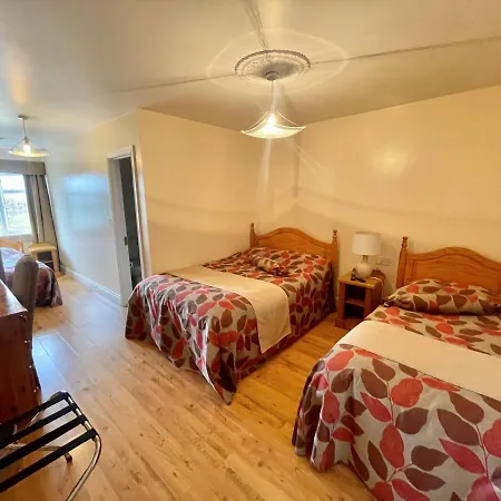 Goldendawn Guest House-2