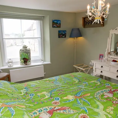 Market House 17Th Century Boutique B&B-2
