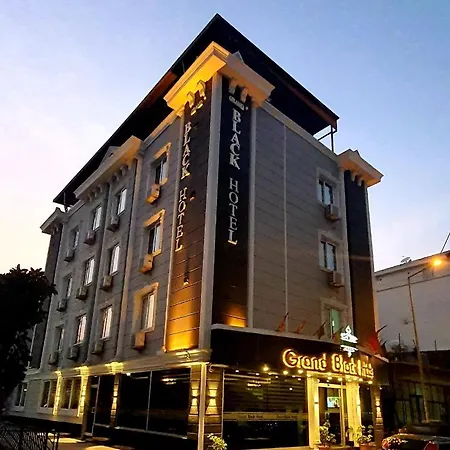 Grand Black Hotel-3