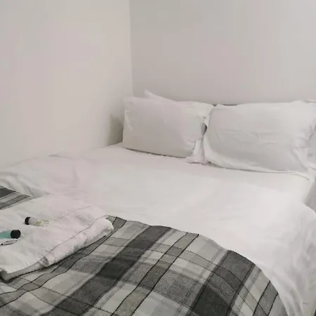 Ella'S Place-3