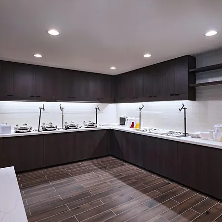 Residence Inn New Brunswick Tower Center Blvd.-3