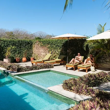 Nautilus Surf & Yoga Villas Santa Teresa-2