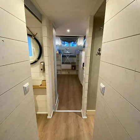Tiny House Ems im PIER9 Tiny House Hotel-3