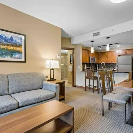 Falcon Crest Lodge 1 Bedroom Condo With Gym & Hot-Tubs & Mountain View-3