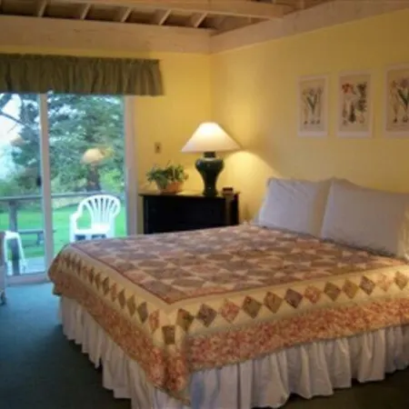 High Tide Inn On The Ocean, Motel And Cottages-3