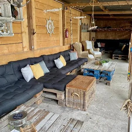 Tiny House Wupper im PIER9 Tiny House Hotel-2