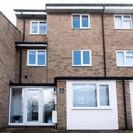 Town House Chantry - With Self Check In And Free Parking - Rooms At Ipswichdigs-3