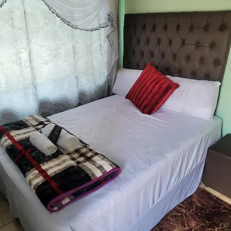 Florida Lake Guest House-3