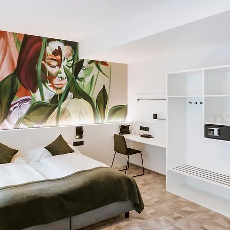 Art-Inn-2