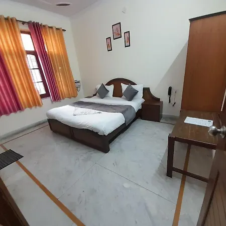 Hotel The Holiday Home-3