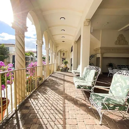 Renovated Studio In The Heart Of Palm Beach - Free Parking, Security Box-2