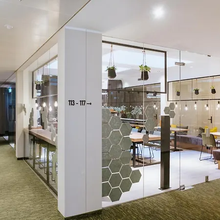 Bee Green Linz Self-Check-In-Hotel-3
