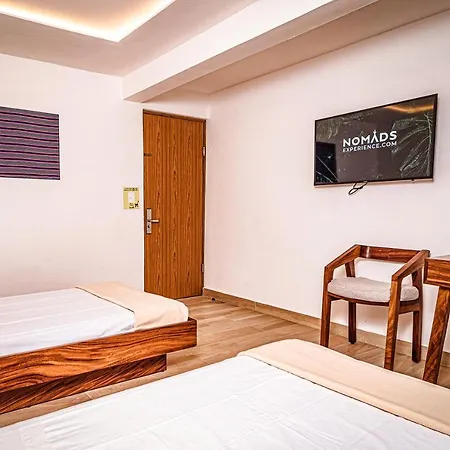 Nomads Party Hotel-2