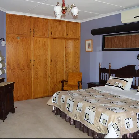 House Ebony B&B-3