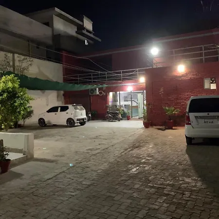 Hotel Paradise Plus-2