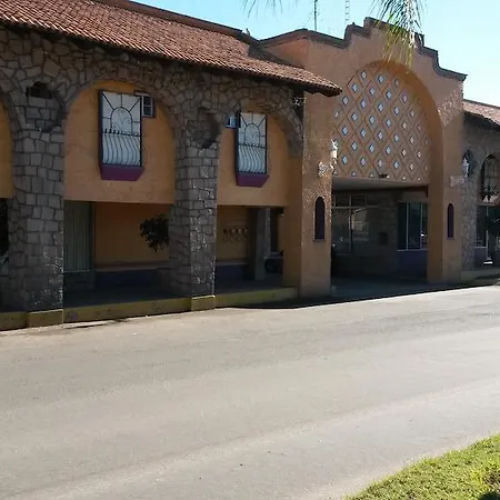 Hotel Los Arcos-3