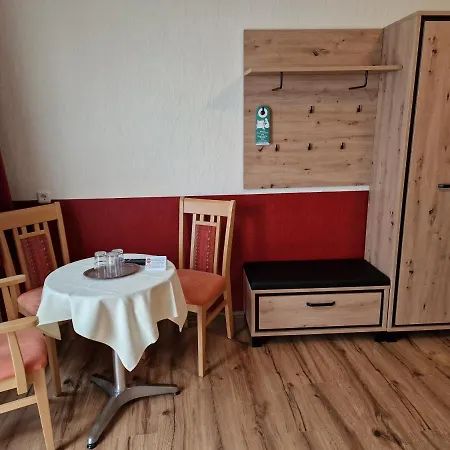 Hotel Weinhaus Am Stiftstor-2