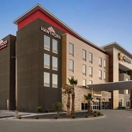 La Quinta Inn & Suites By Wyndham Del Rio-2