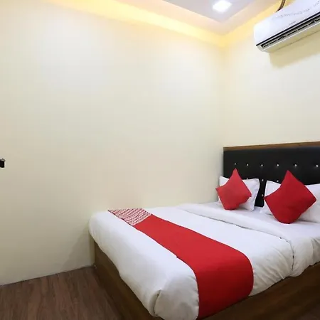 Hotel Crown Goregaon Mumbai-3