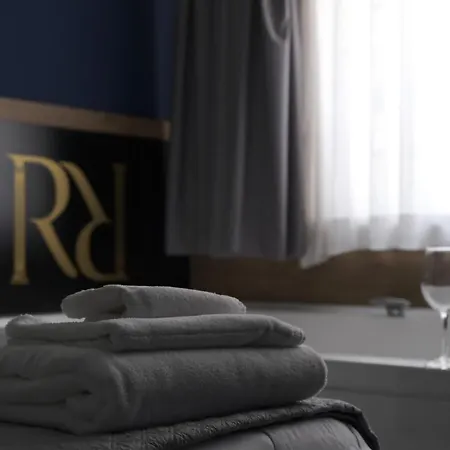 Royalty Rooms & Spa-3
