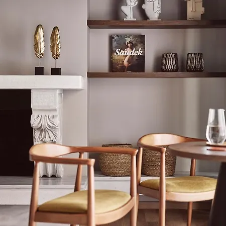 Cama Luxury Suites Glyfada-3