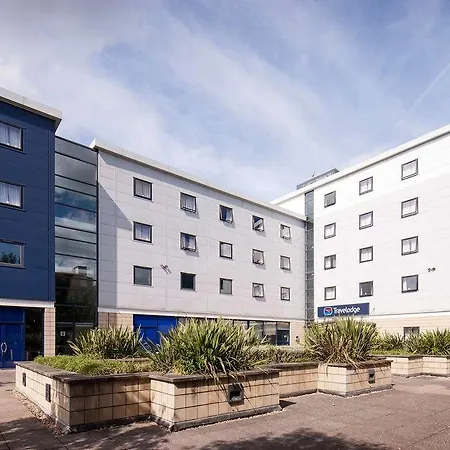 Travelodge Kew Bridge-3