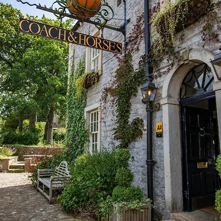 The Coach And Horses-2