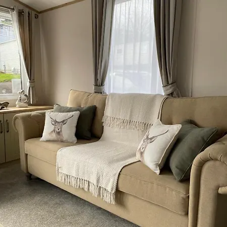 The Avenue, Waterside-2