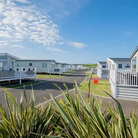 Parkdean Resorts Camber Sands Caravan 2023-3