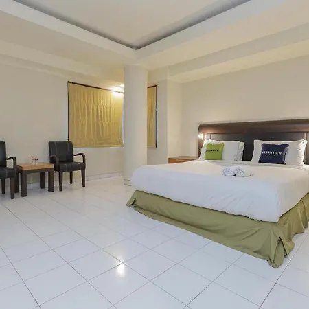 Urbanview Hotel Taman Suci Denpasar Bali-2