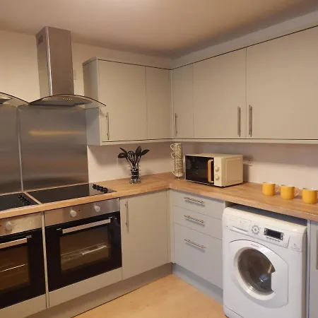 Modern, Well Located En-Suite Rooms With Parking - Orbitat Accommodations-2