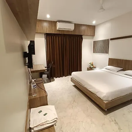 Hotel Dwarka Grand-3