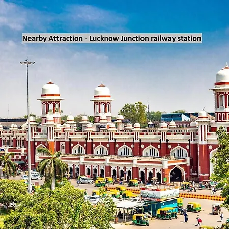 Oyo Hotel New Metro Near Phoenix United Lucknow-3