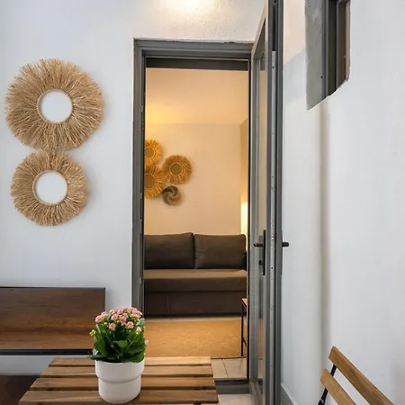 The Easy Rooms Verandah-3