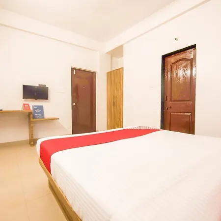 Oyo Primrose Regency Near Amanora Mall-2